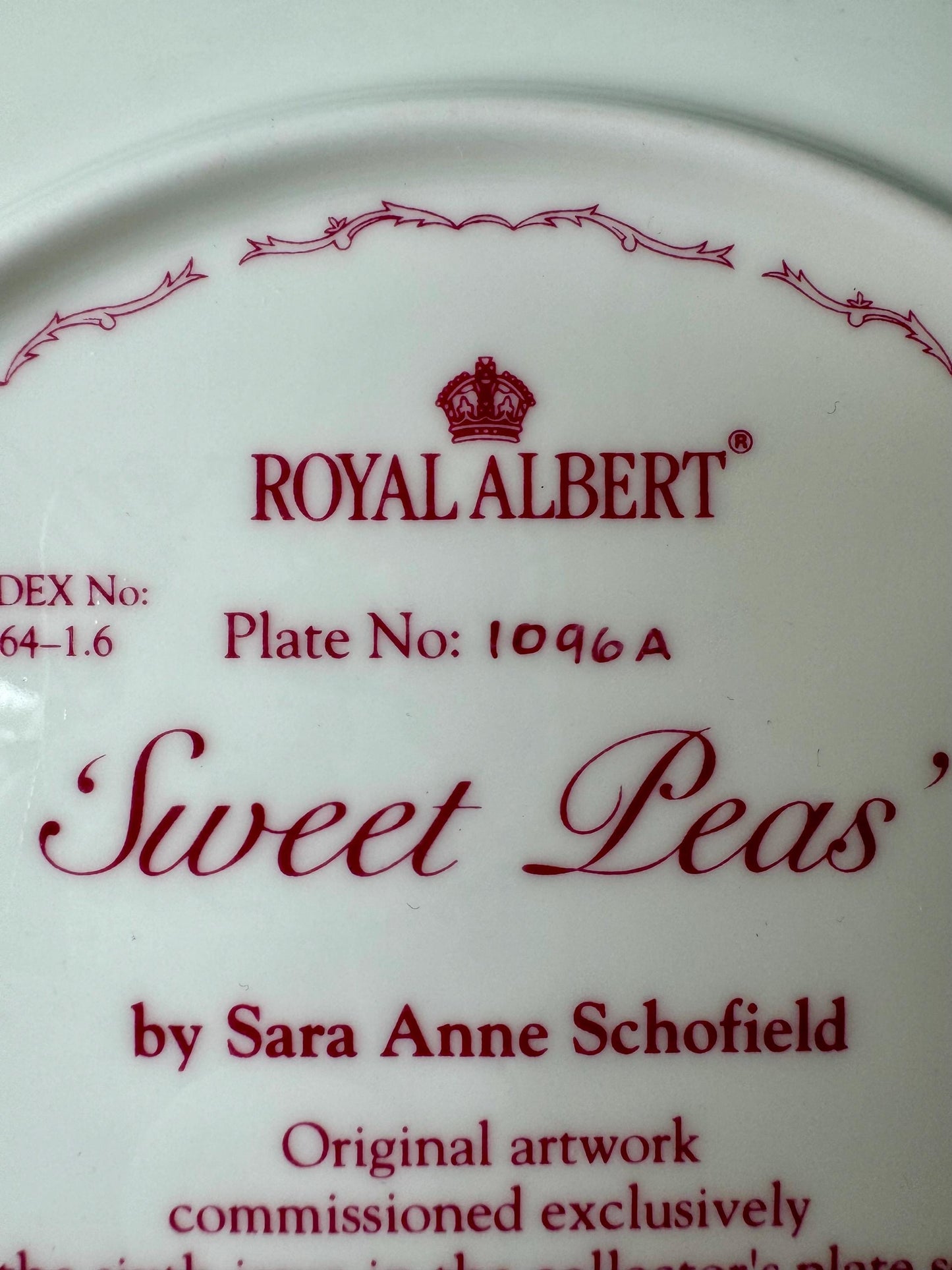 Vintage Royal Albert Vintage 1990's Bone China Sweet Peas Design 22CM Plate, Queen Mother's Favourite Flowers, Sarah Schofield, Made England