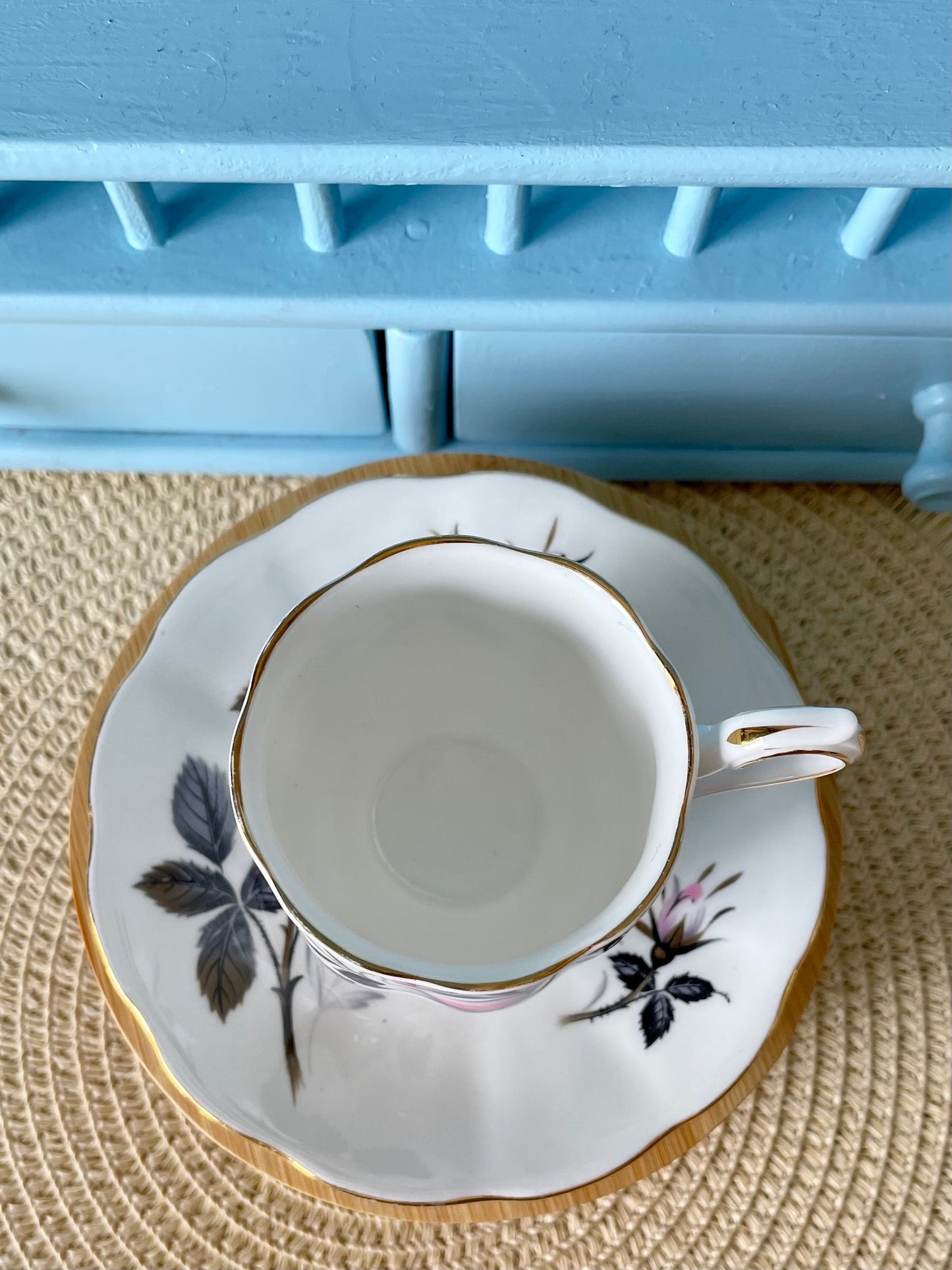 Vintage Royal Albert Queen's Messenger Espresso Cup & Saucer Set - Fine Bone China, Made in England, Pre-Owned, Adorned with Delicate Roses