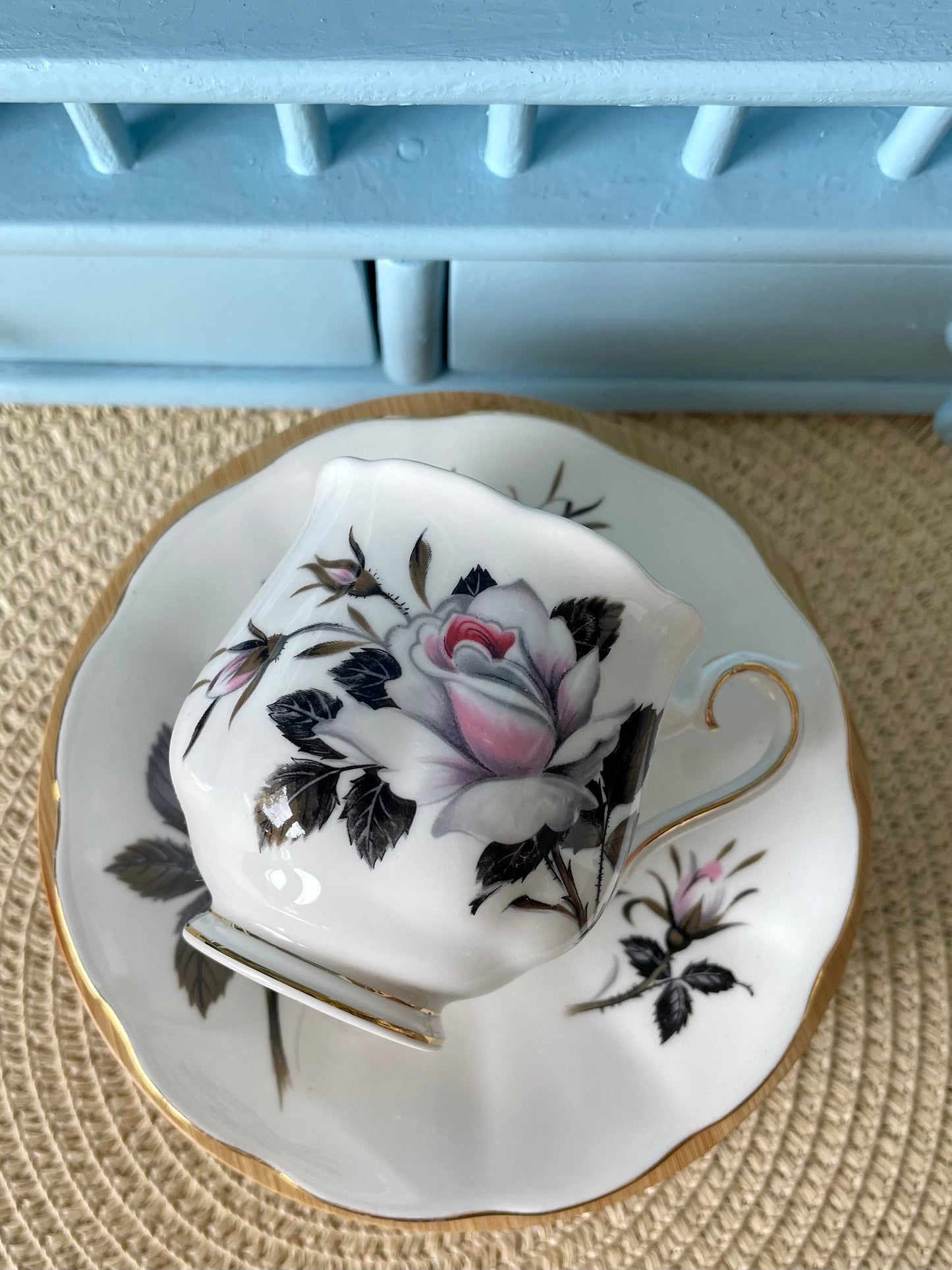 Vintage Royal Albert Queen's Messenger Espresso Cup & Saucer Set - Fine Bone China, Made in England, Pre-Owned, Adorned with Delicate Roses