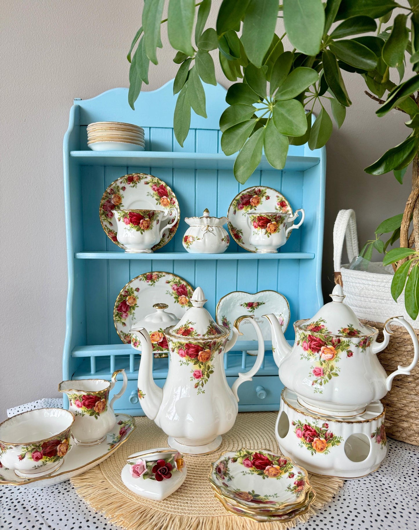 Vintage Royal Albert "Old Country Roses" Different Sized TeaCups, CoffeePot, TeaPot, Bone China, Previously Loved, Multiple Items, England