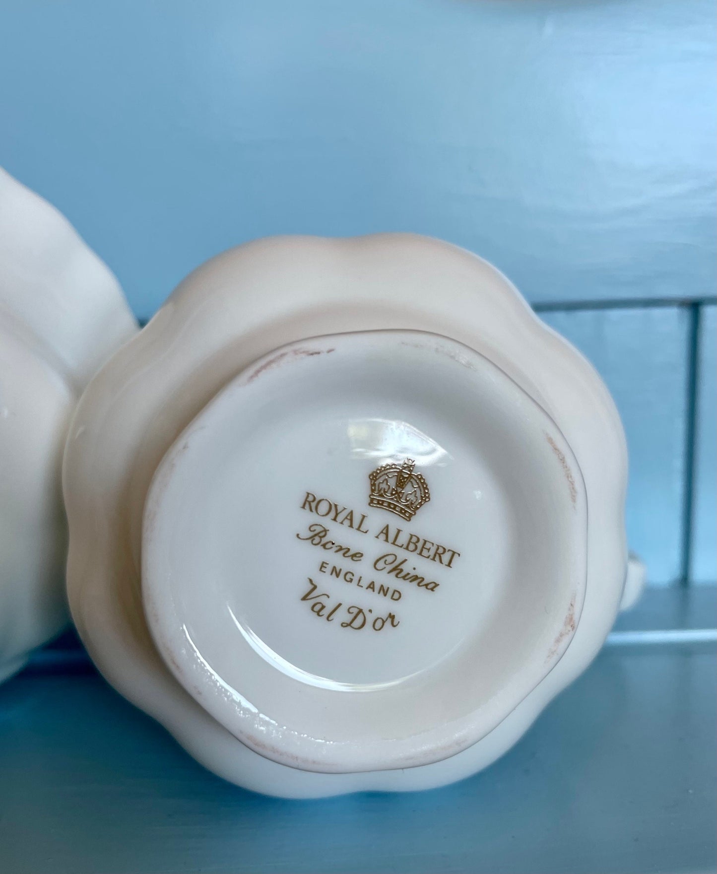 Crisp White Royal Albert "Val D'Or" Gold Creamer Set, Sugar Bowl, Milk Jug & Platter, Bone China England, Previously Loved Vintage, High-Tea