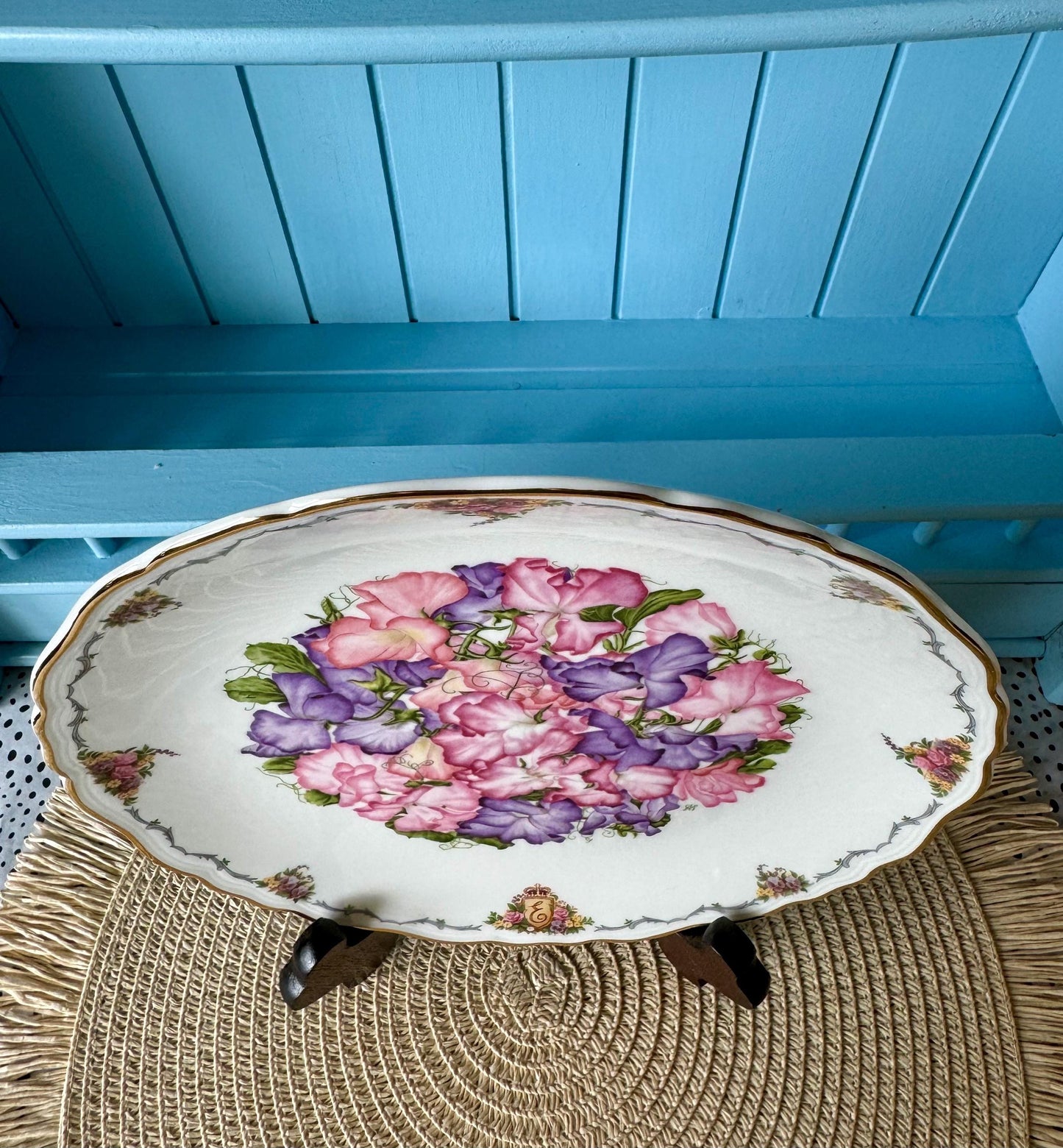 Vintage Royal Albert Vintage 1990's Bone China Sweet Peas Design 22CM Plate, Queen Mother's Favourite Flowers, Sarah Schofield, Made England
