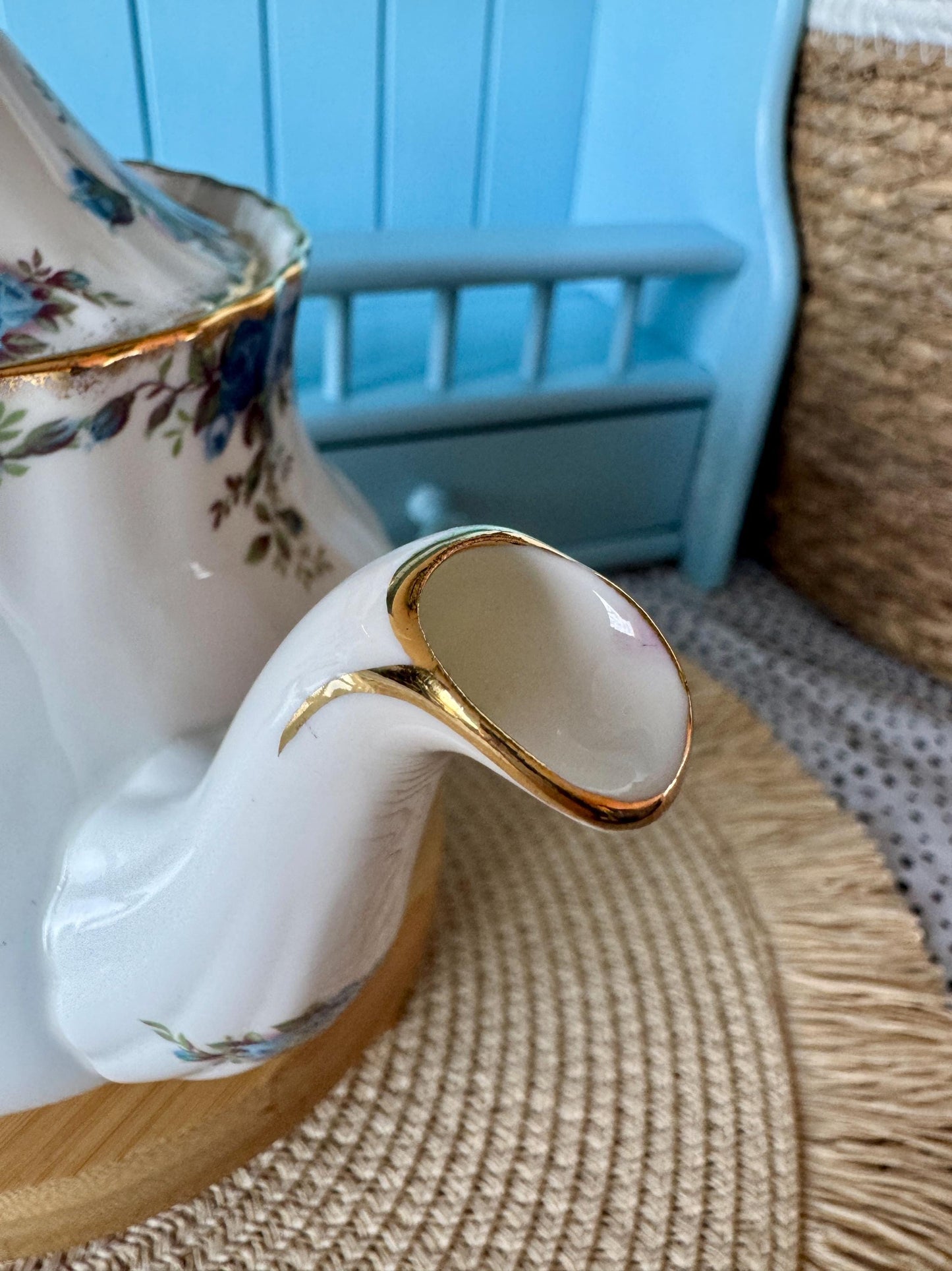 Very Rare Hard To Find "Medium" Royal Albert "Moonlight Rose" Tea Pot, Beautiful 0,8L TeaPot, Fine Bone China, Blue Roses Decor, England