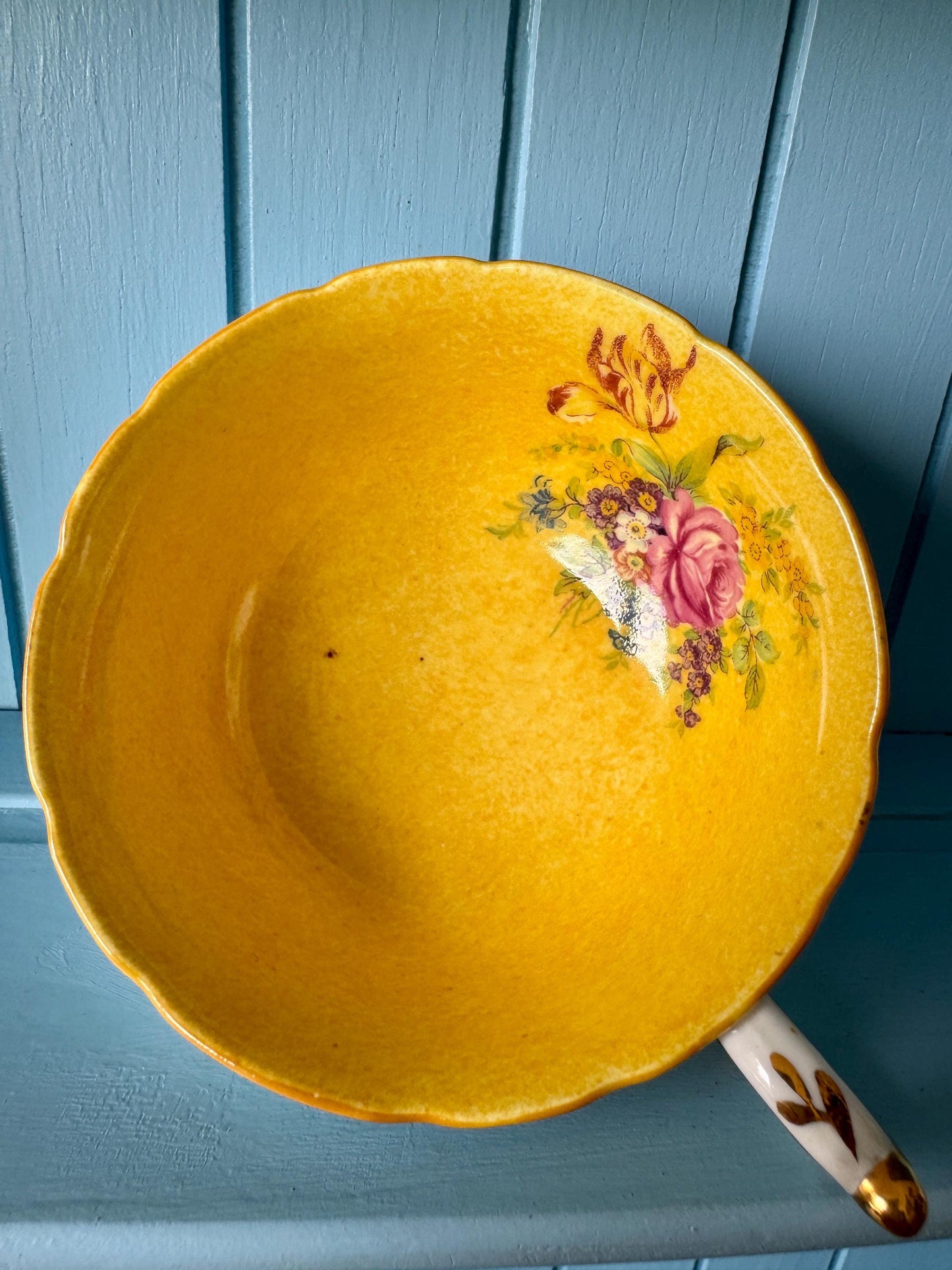 Rare Set of 4 Vintage Paragon Double Warrant Teacups – Egg Yolk Yellow Interior, 1920s–30s Antique China Truly Unique Find, Made in England