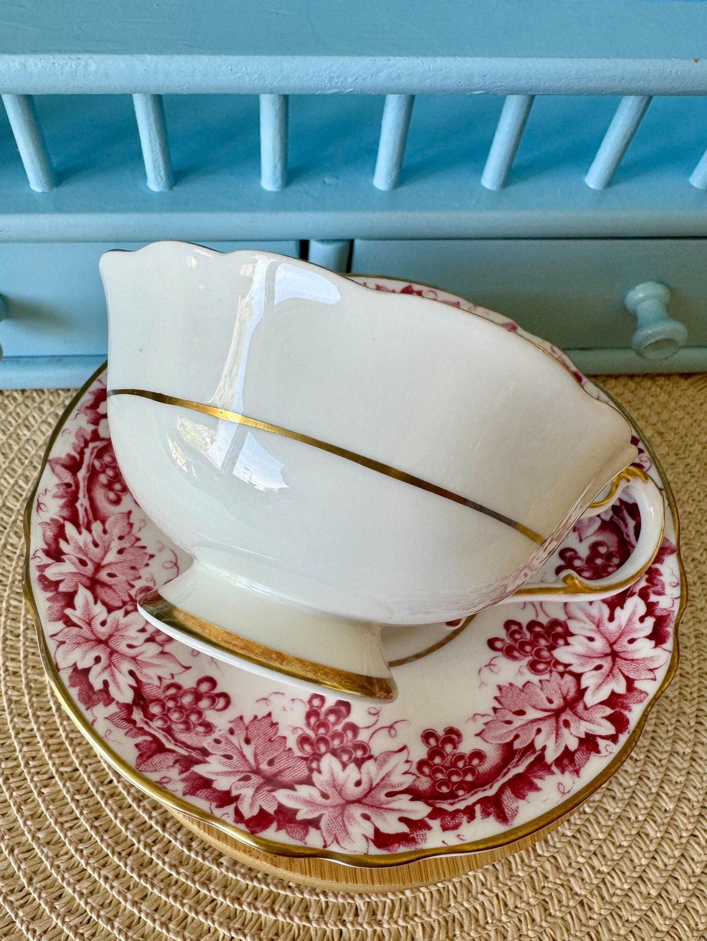 Very Rare Vintage 1940s Paragon Wine Red Leafs Gold Duo, Bone China, Floral Wine Leaf Design, Double Warrant, Appointment HM Queen Elizabeth