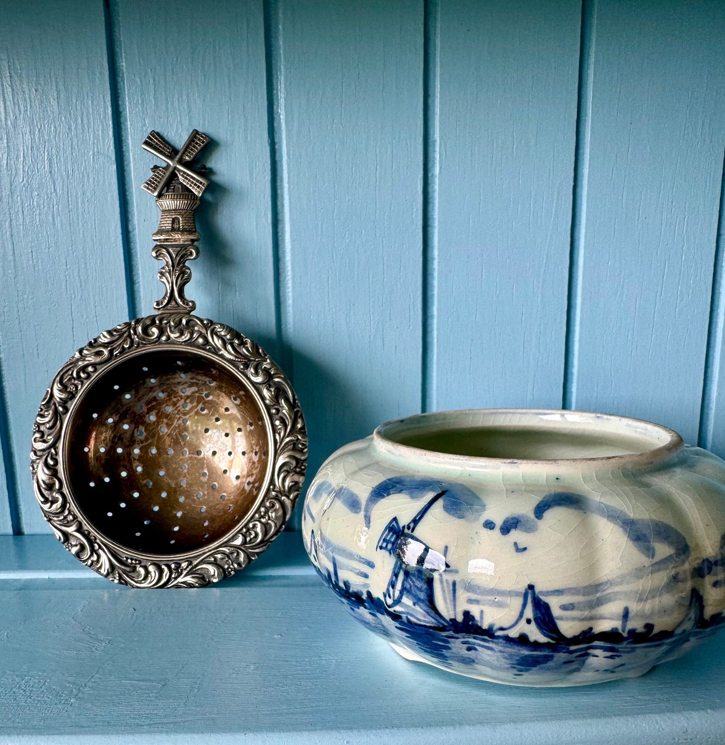 Beautiful Silver Plated Tea Strainer 'Delft Blauw', Previously Loved, Collectors Item, Vintage Gift, Porcelain Drip Bowl, Handpainted Delft
