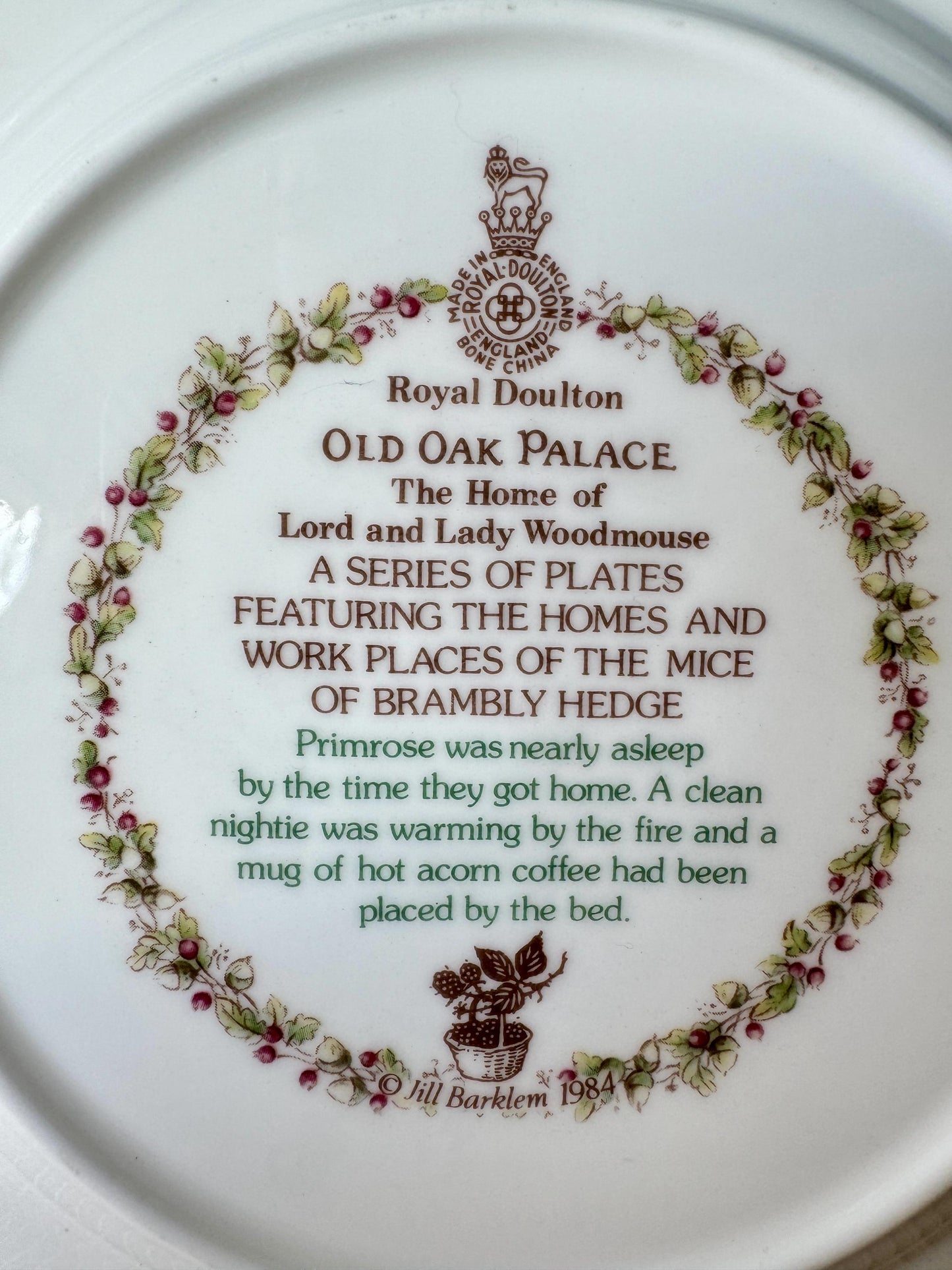 Vintage Royal Doulton "Brambly Hedge" Old Oak Palace Plate, Primrose Woodmouse plate, 8Inch Plate, Jill Barklem, Bone China, Made in England