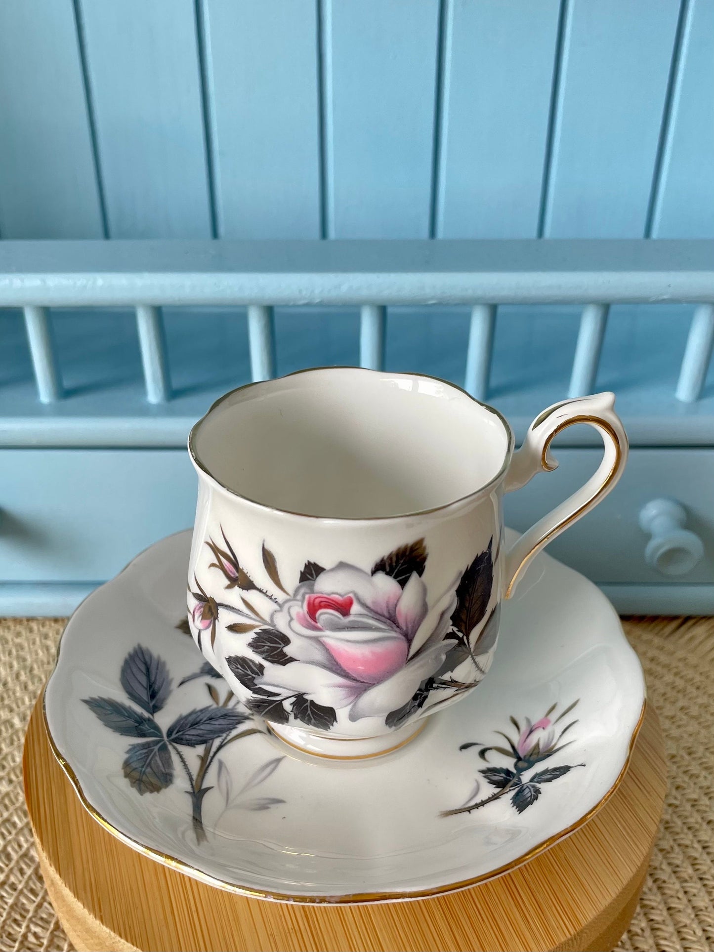 Vintage Royal Albert Queen's Messenger Espresso Cup & Saucer Set - Fine Bone China, Made in England, Pre-Owned, Adorned with Delicate Roses