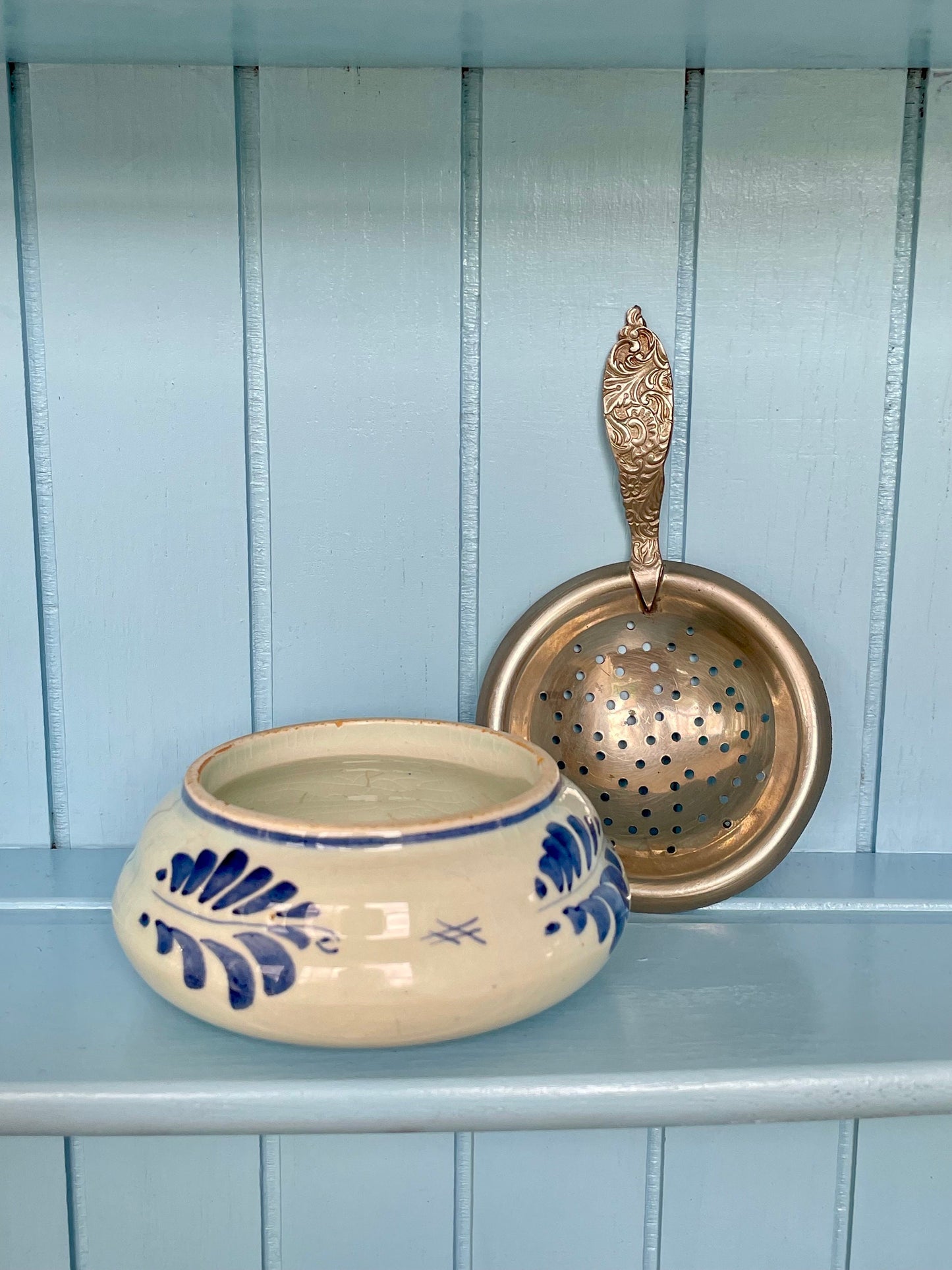 Beautiful Silver Plated Tea Strainer 'Delft Blauw', Previously Loved, Collectors Item, Vintage Gift, Porcelain Drip Bowl, Handpainted Delft