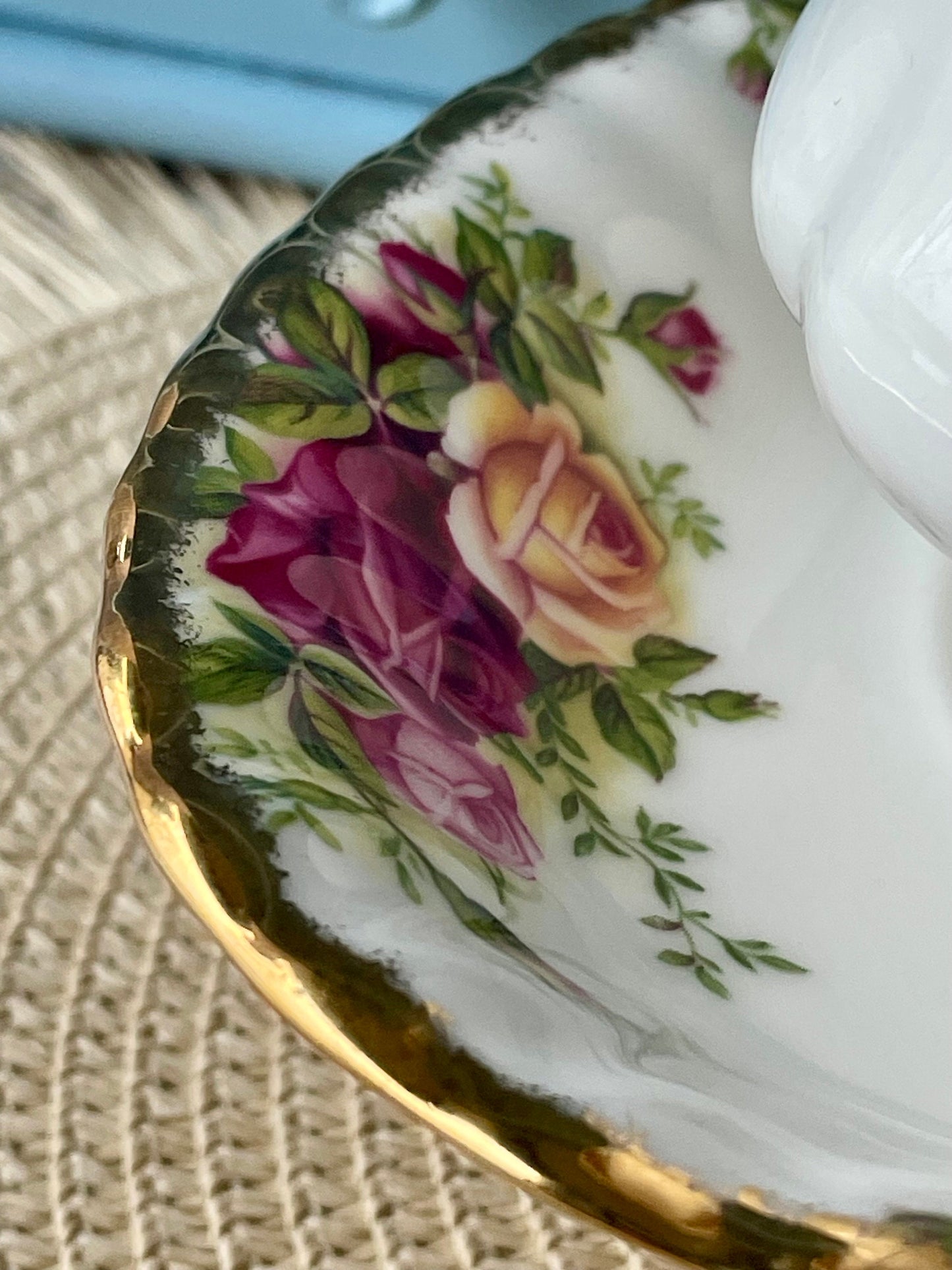 Very Rare Hard To Find Royal Albert "Old Country Roses" Gravy Jar on Platter, Beautiful Thick Gold, Fine Bone China, Red Rose Decor, England