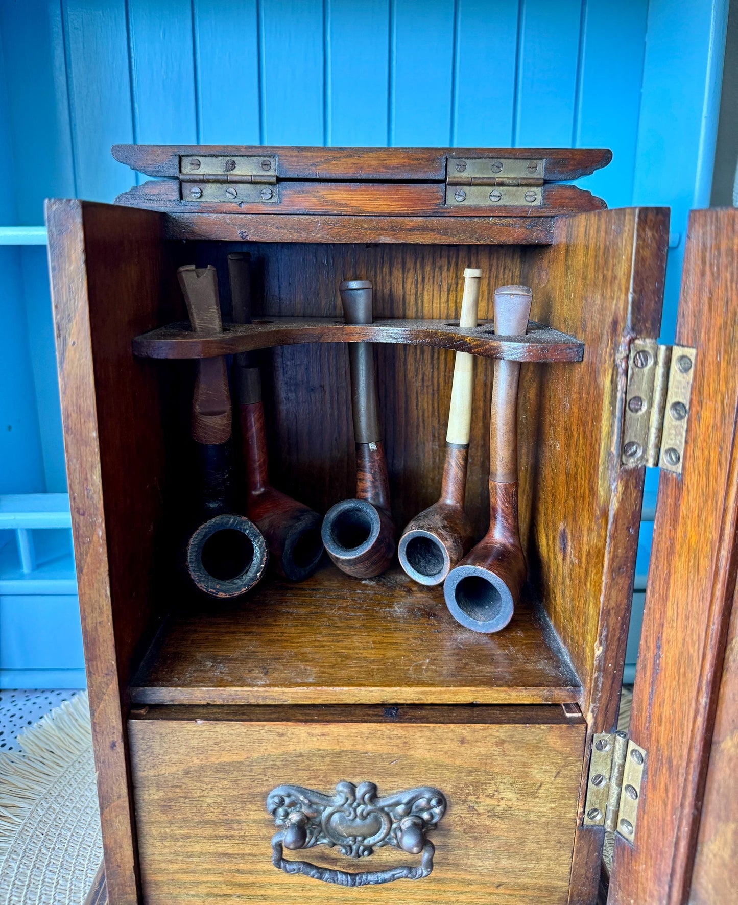 Antique 1920s Oak Pipe Cabinet with 6 Original Pipes & Key, Vintage Tobacco Box, Smoking Memorabilia Collectible Fathers Day Gift, England