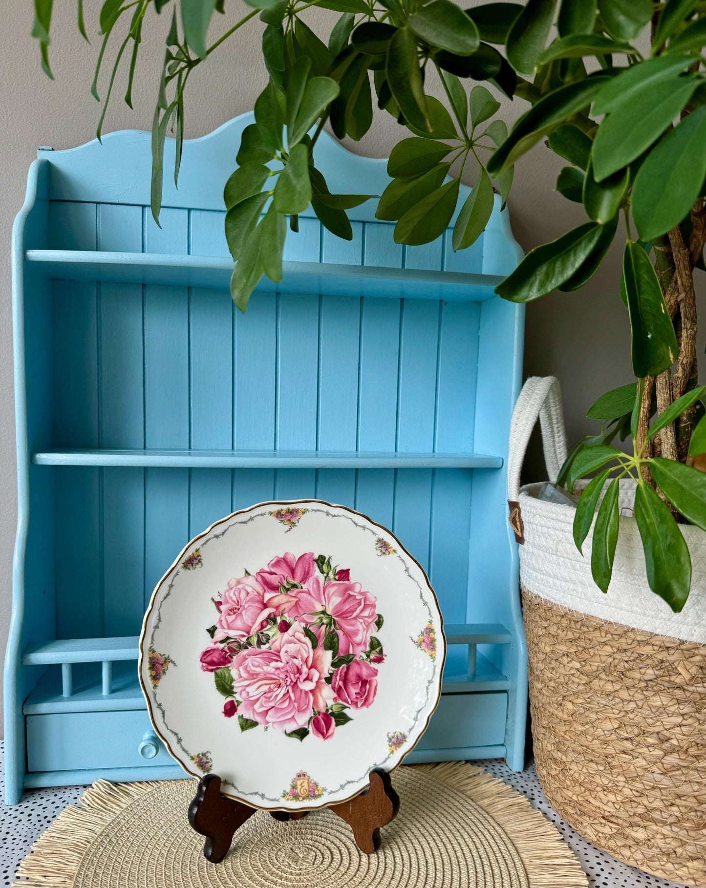 Vintage Royal Albert Vintage 1990's Bone China Albertine Rose Design 22CM Plate, Queen Mother's Favourite Flowers, Sarah Schofield, England