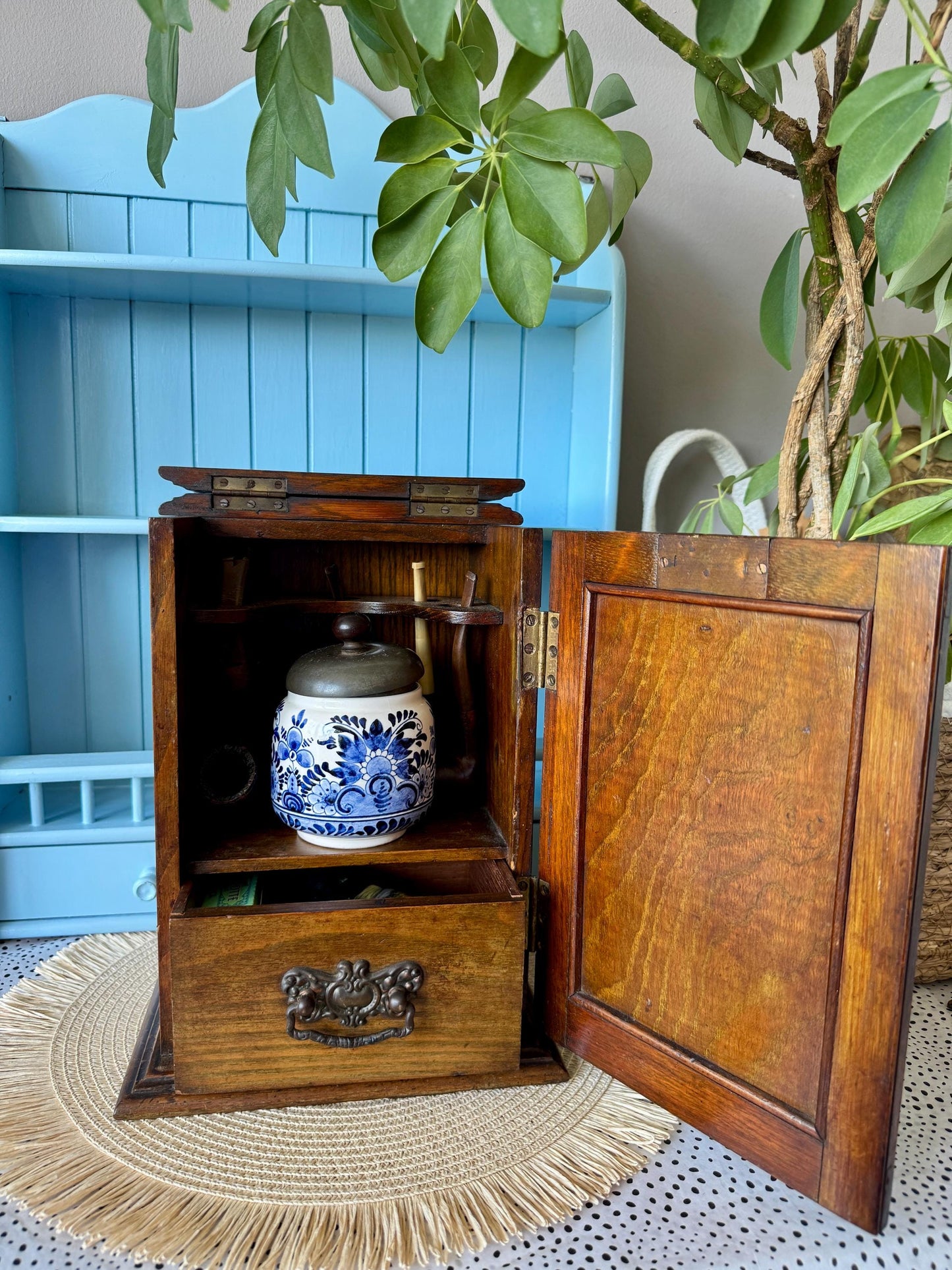 Antique 1920s Oak Pipe Cabinet with 6 Original Pipes & Key, Vintage Tobacco Box, Smoking Memorabilia Collectible Fathers Day Gift, England