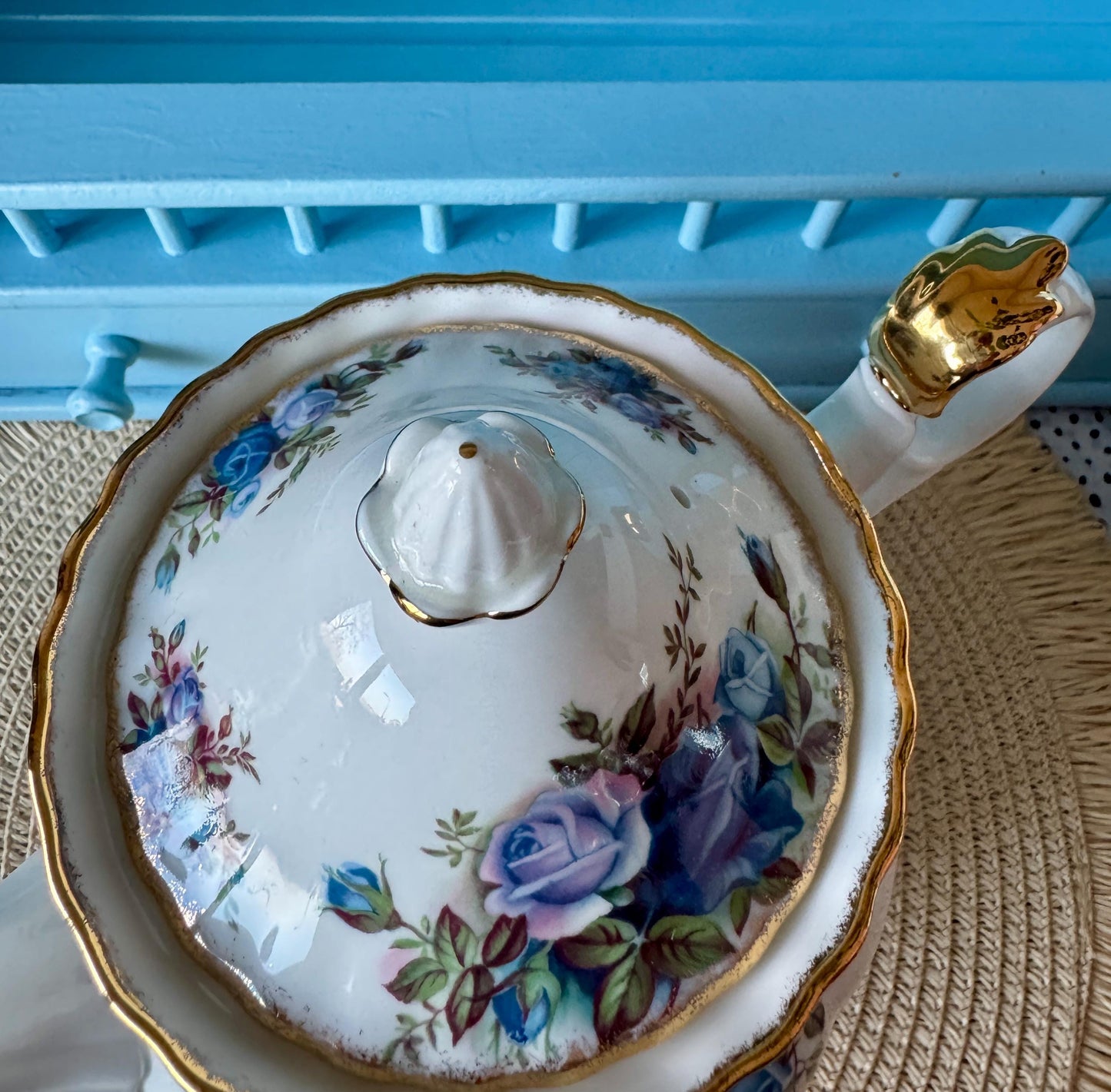 Very Rare Hard To Find "Medium" Royal Albert "Moonlight Rose" Tea Pot, Beautiful 0,8L TeaPot, Fine Bone China, Blue Roses Decor, England