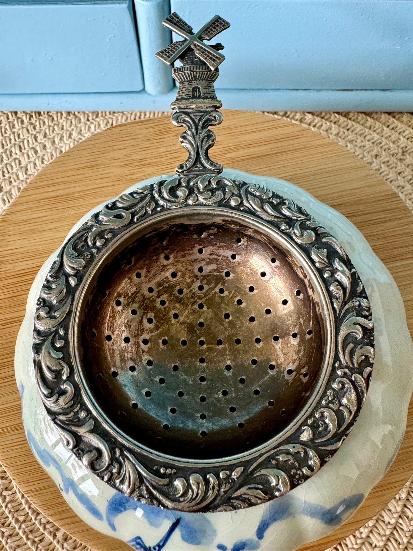 Beautiful Silver Plated Tea Strainer 'Delft Blauw', Previously Loved, Collectors Item, Vintage Gift, Porcelain Drip Bowl, Handpainted Delft