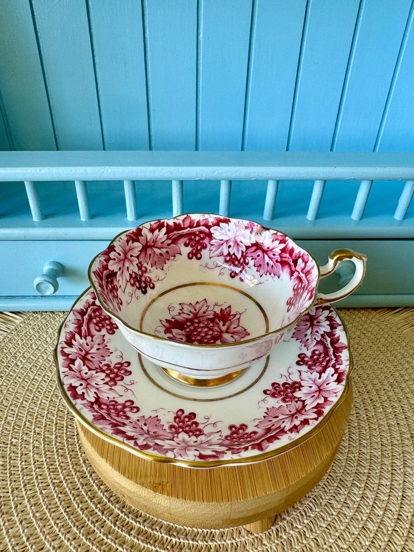 Very Rare Vintage 1940s Paragon Wine Red Leafs Gold Duo, Bone China, Floral Wine Leaf Design, Double Warrant, Appointment HM Queen Elizabeth