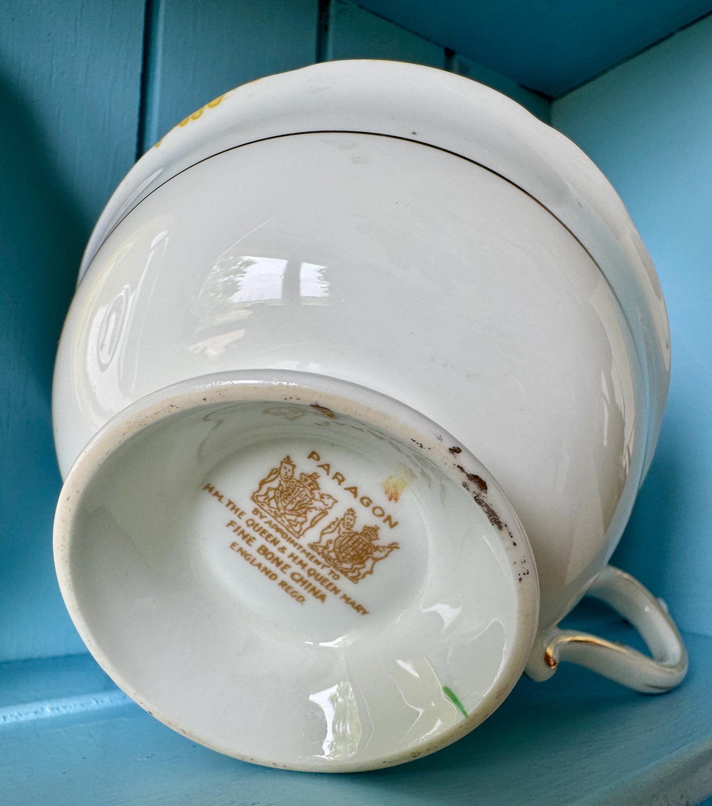 Rare Set of 4 Vintage Paragon Double Warrant Teacups – Egg Yolk Yellow Interior, 1920s–30s Antique China Truly Unique Find, Made in England