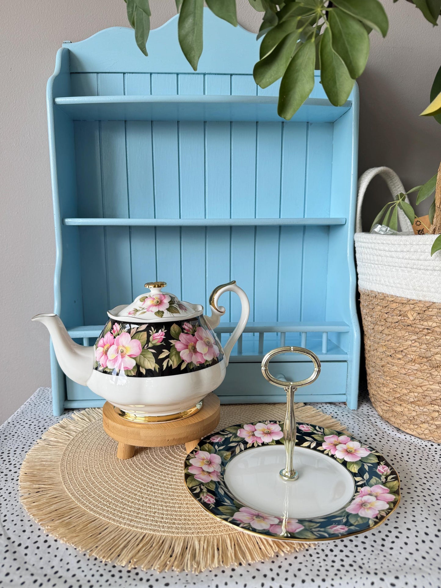 Royal Albert Alberta Rose Teapot & Cake Stand Set, Provincial Flowers Series, Vintage Bone China, Black Floral Chintz, Gift-Ready, England
