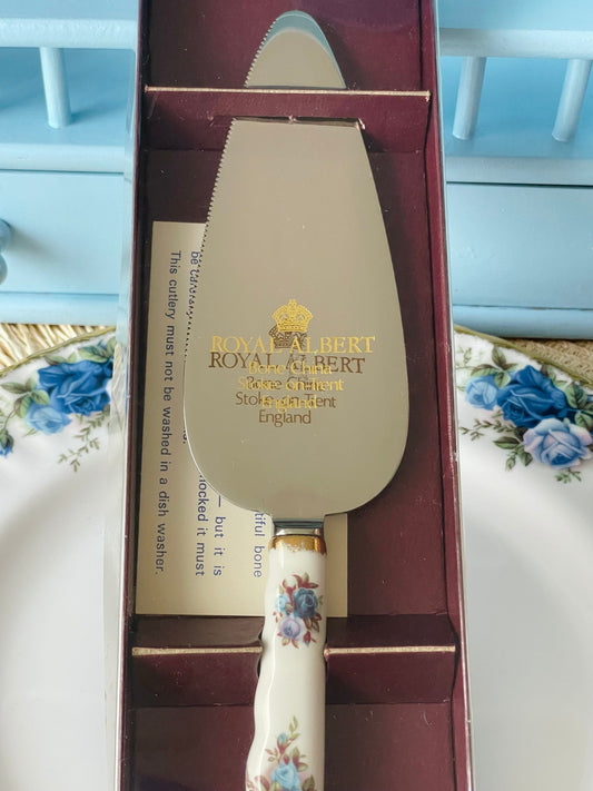 Rare Moonlight Rose Cake Slicer