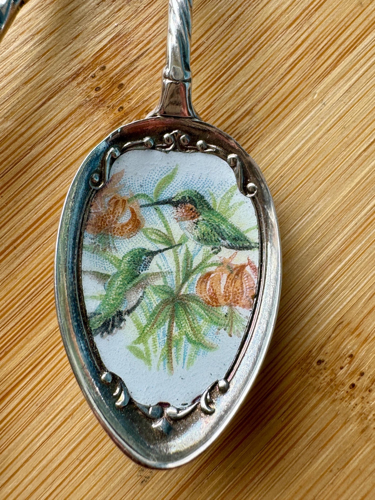 Rare Vintage Hard to Find and Very Collectible Novelty Royal