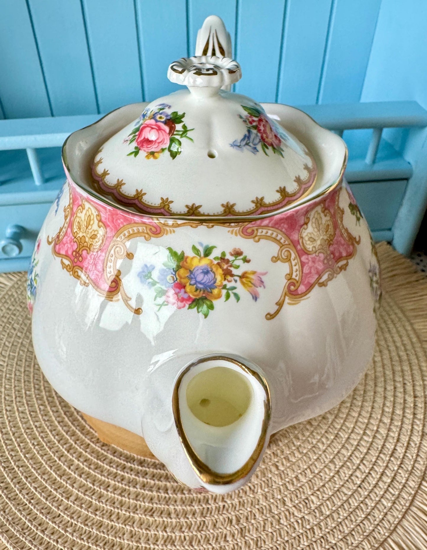 Perfect Vintage Royal Albert 'Lady Carlyle' Teapot