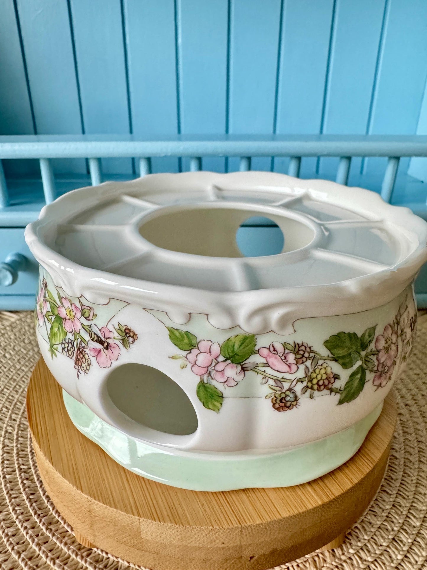 Rare Hard to Find Vintage Royal Doulton 'Tea Service' Warmer