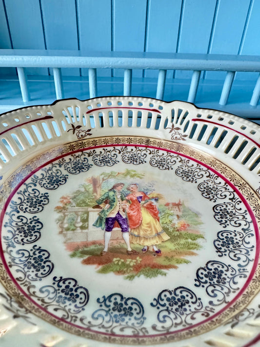 Hard To Find Vintage Schwarzenhammer Bavaria Fragonard Gold