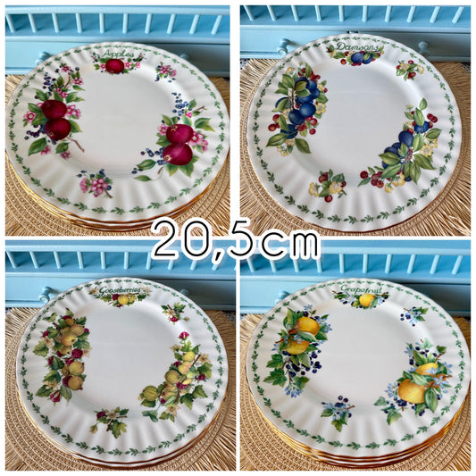 Vintage Royal Albert "Covent Garden" Lunch Plates in Grapefr