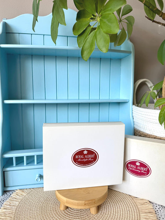 Vintage Set of 6 Vintage Hard to Find Very Collectible Royal