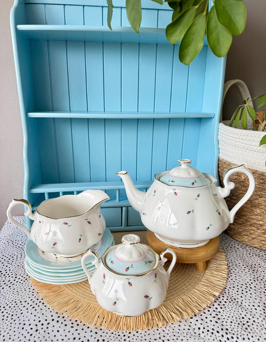 Vintage Royal Albert Rose Buds 10 Piece Tea Set