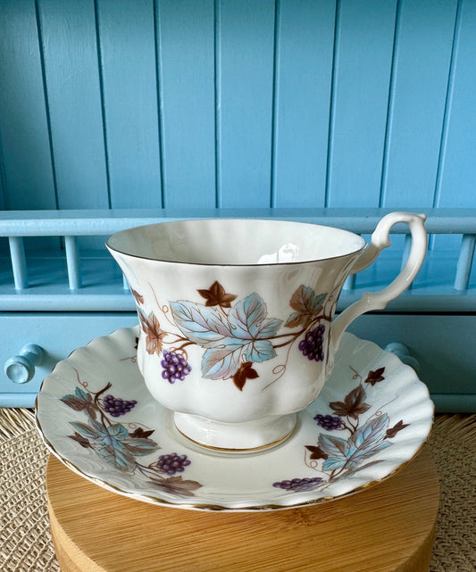 Vintage Fall's Finest: Royal Albert Tea Cup & Saucer, Exquisite Bone China, Autumn-Inspired Beauty, Montrose Shape, Leaf Decor, England