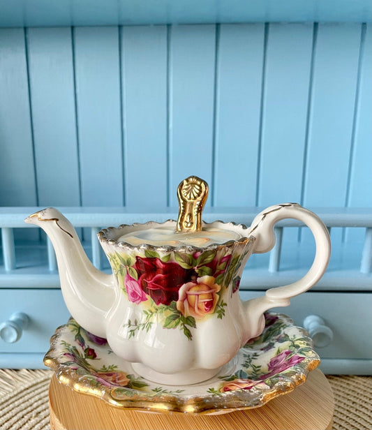 Vintage Royal Albert Miniature Cappuccino Teapot - Old Country Roses Limited Edition Display Piece, Fine Bone China, Roses Decor, England