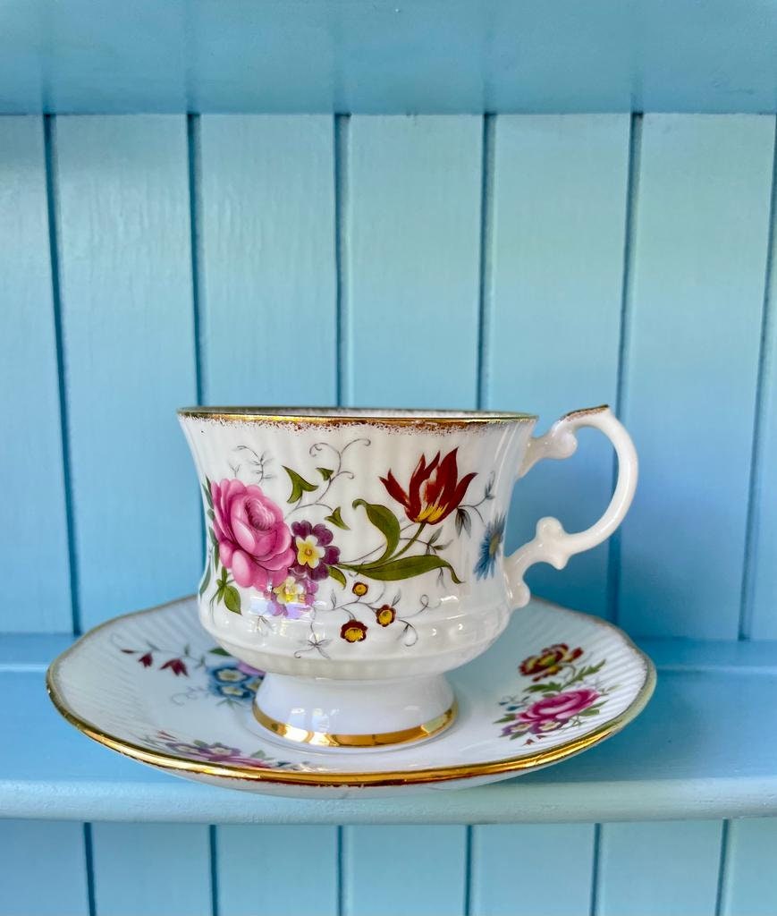 Vintage Royal Stratford Fine Bone China Teacup And Saucer, Pink And Red Flowers, Perfect Gold, Stratford Fine Bone China Made in England