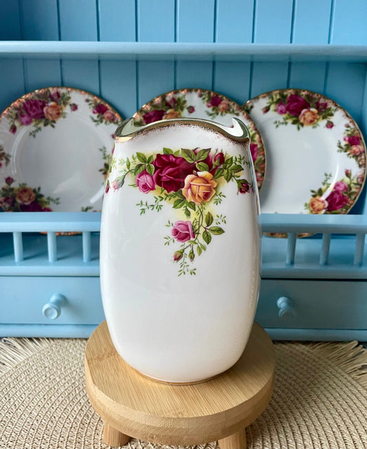 Vintage Royal Albert "Old Country Roses" Square Vase with Thick Powdered Gold Rims, Fine Bone China, Red Roses Decor, Made in England