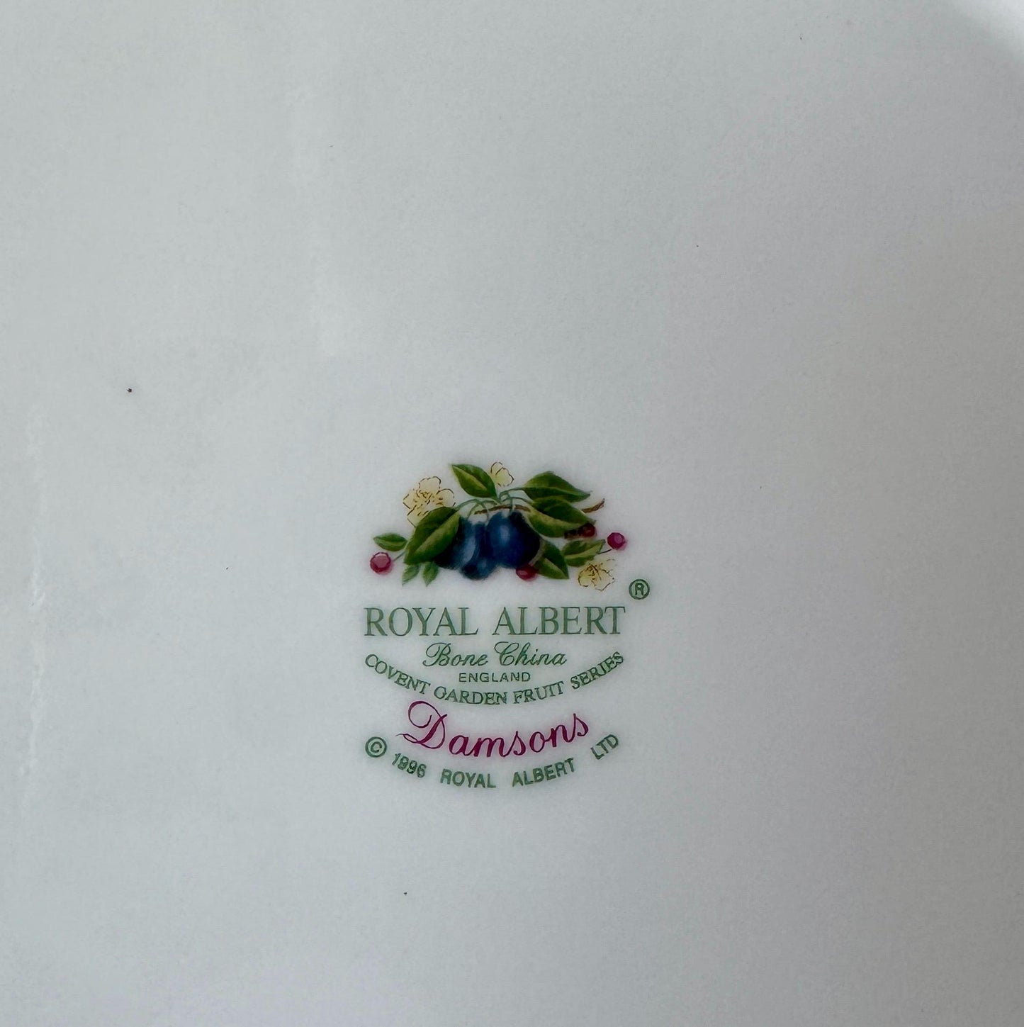Vintage Royal Albert "Covent Garden" Cake Plates in Grapefruit, Peaches, Grapes, Damsons, Pears, Apples, Cake Plate 16cm,Bone China, England