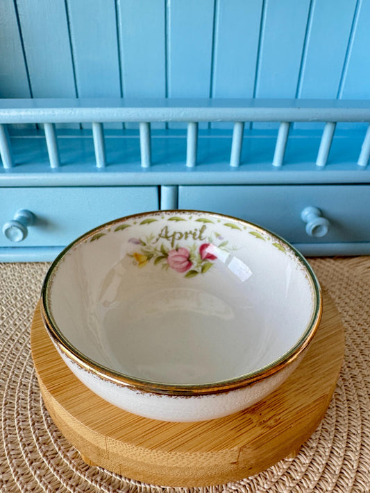 Vintage Royal Albert Flower Of The Month Bowl, April & August, Concorde, Bone China, Pretty Floral Decor, Previously Loved, Made in England