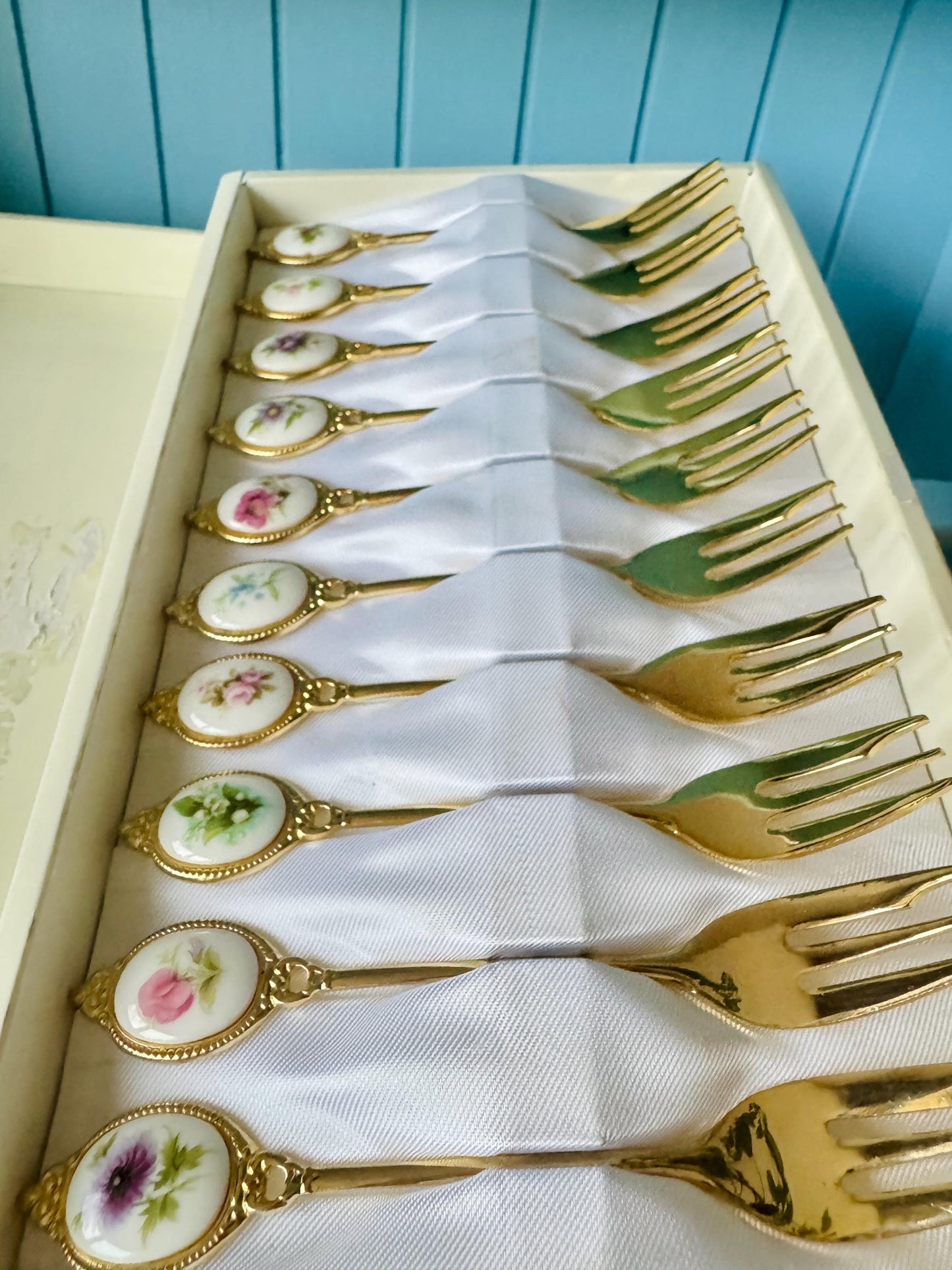 Vintage Hard to Find & Very Collectible Royal Albert "Flower of the Month" 12 Gold Plated Cake Forks, Original Box, Used, Rare Find, Japan