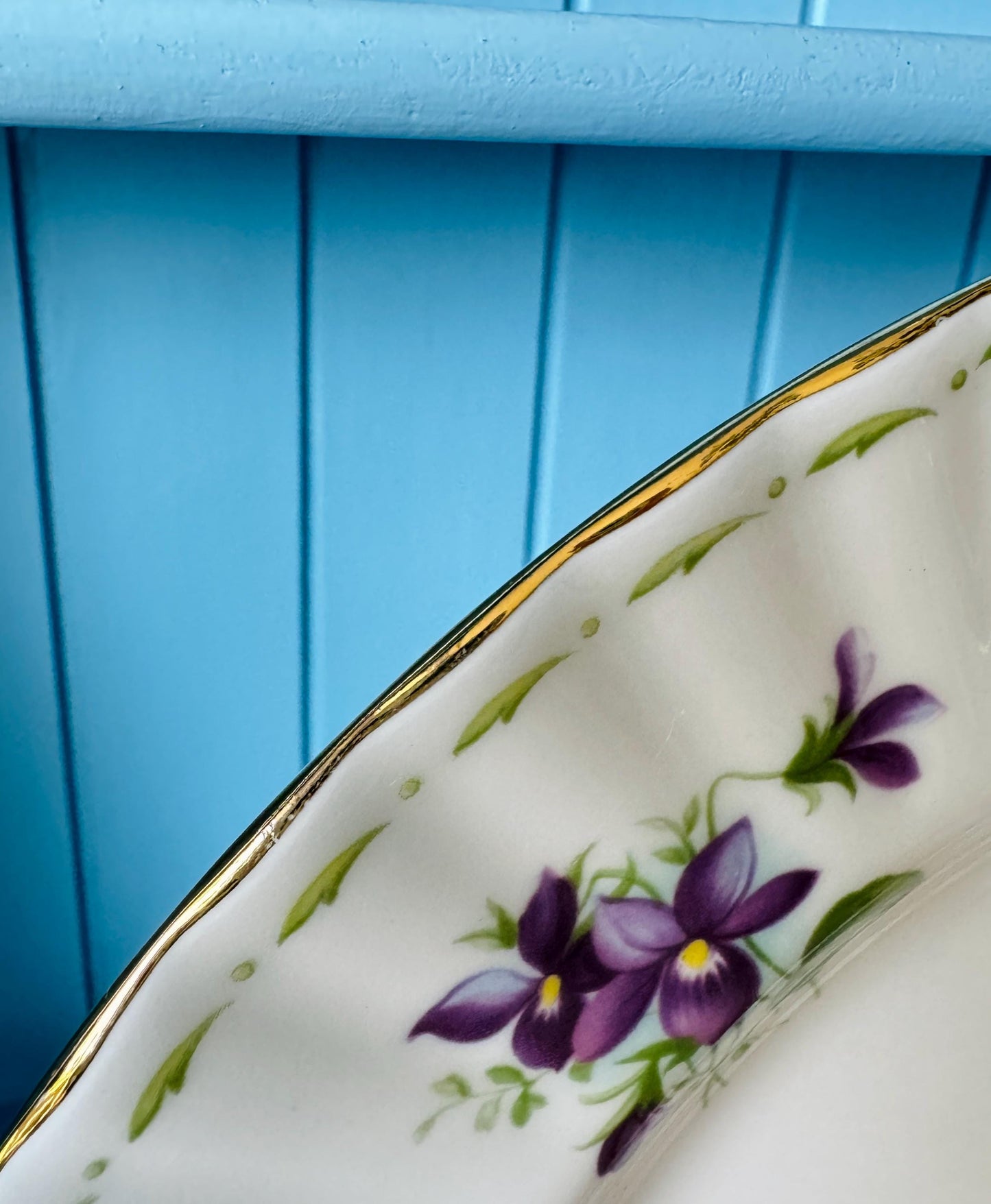 Vintage Royal Albert "Flower Of The Month" February, 1 Tier Cake Stand, Bone China, 27 cm Plate, Previously Loved, High-Tea Party, Gift
