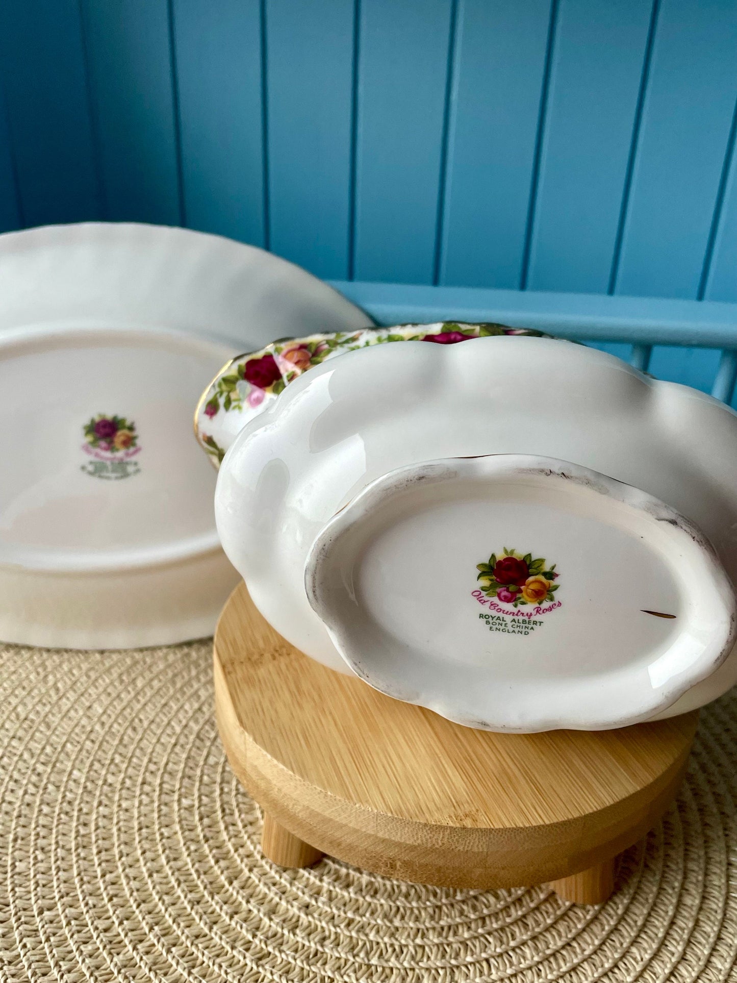Very Rare Hard To Find Royal Albert "Old Country Roses" Gravy Jar on Platter, Beautiful Thick Gold, Fine Bone China, Red Rose Decor, England