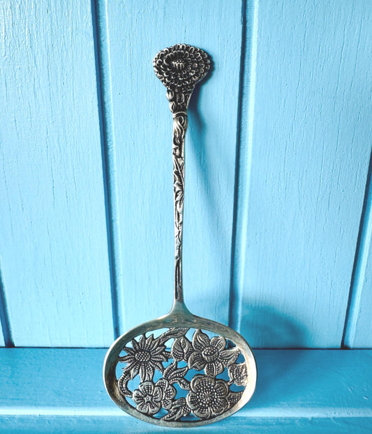 Antique Silver Sugar Spoon, Late Victorian to Early Edwardian Era, Floral Cutout Design, Silver Sword Hallmarked Vintage Silverware, 11 cm