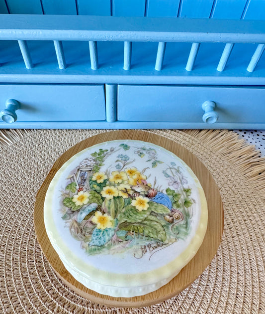Vintage Royal Doulton "Brambly Hedge"  Spring Trinket Box, Ring Jar, Mice Decor, Bone China, Beautiful Spring and Yellow Decor, England Made