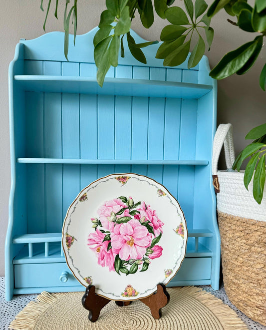 Vintage Royal Albert Vintage 1990's Bone China Camellia Design 22 CM Plate, Queen Mother's Favourite Flowers, Sarah Schofield, Made England