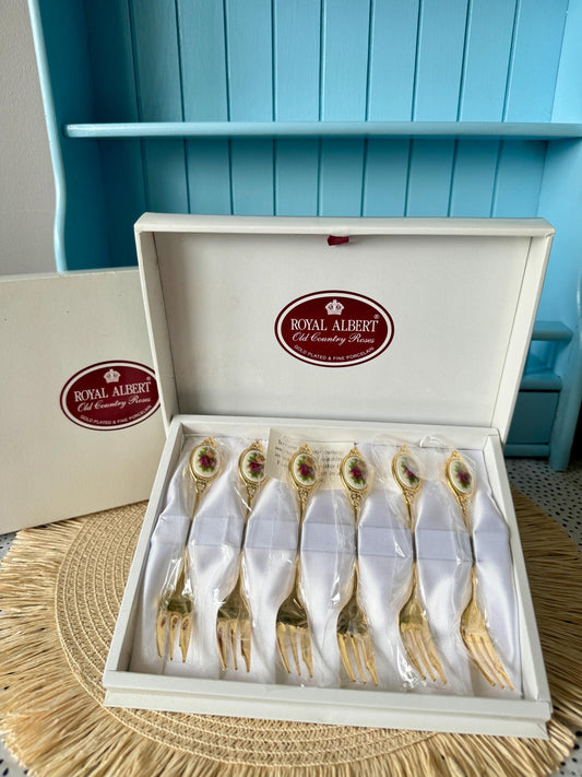Vintage Hard to Find Collectible New Royal Albert "Old Country Roses" 6 Gold Plated Cake Forks, Original Box, Made in Japan for Royal Albert