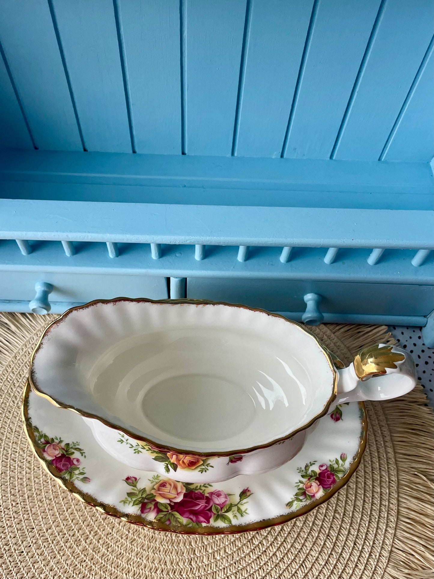 Very Rare Hard To Find Royal Albert "Old Country Roses" Gravy Jar on Platter, Beautiful Thick Gold, Fine Bone China, Red Rose Decor, England