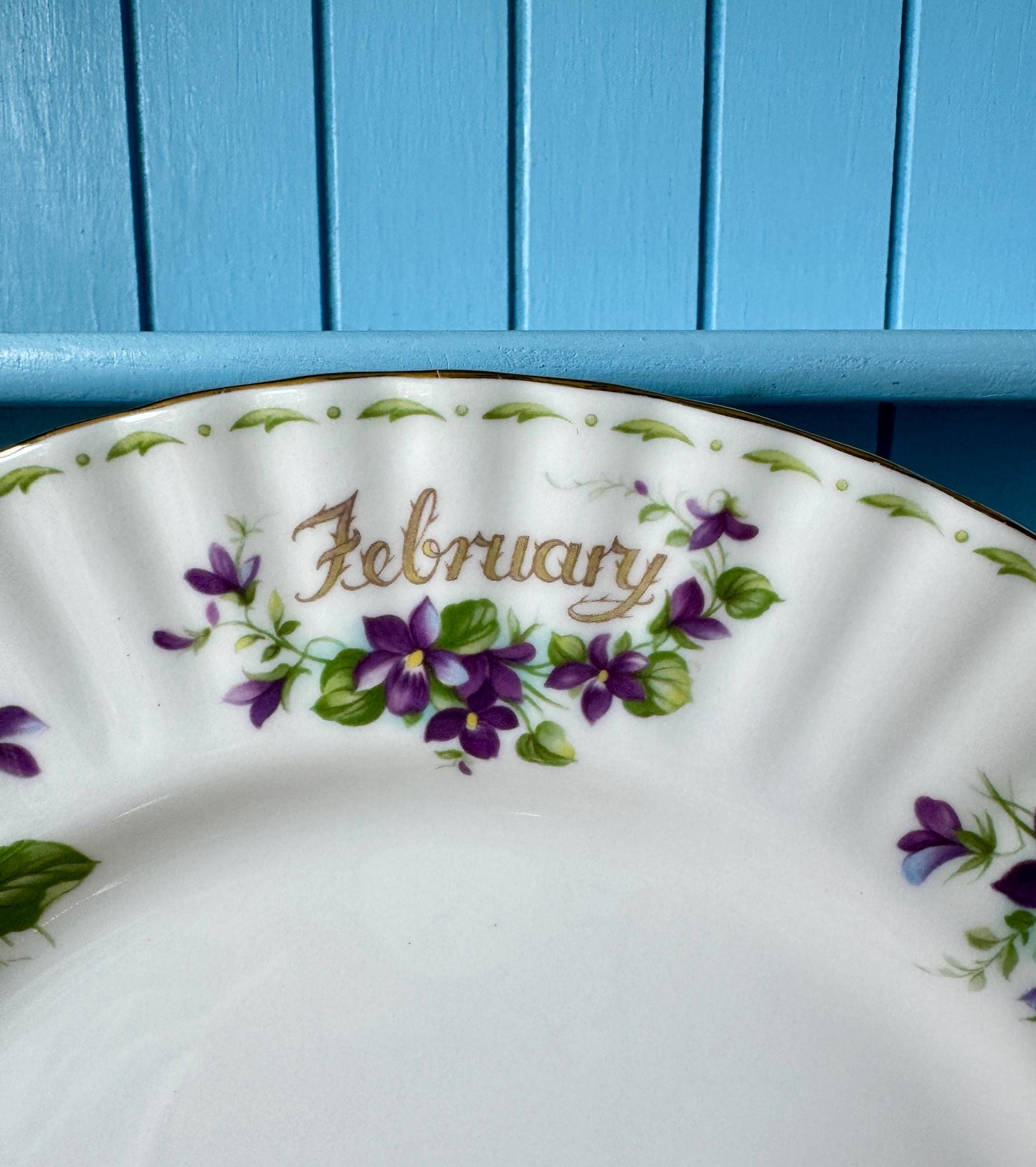 Vintage Royal Albert "Flower Of The Month" February, 1 Tier Cake Stand, Bone China, 27 cm Plate, Previously Loved, High-Tea Party, Gift