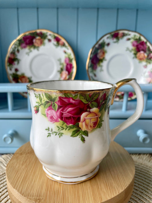 Vintage Royal Albert Old Country Roses Large Montrose Mug, 4 Available, Fine Bone China, Second Edition X Mark, Previously Loved, England