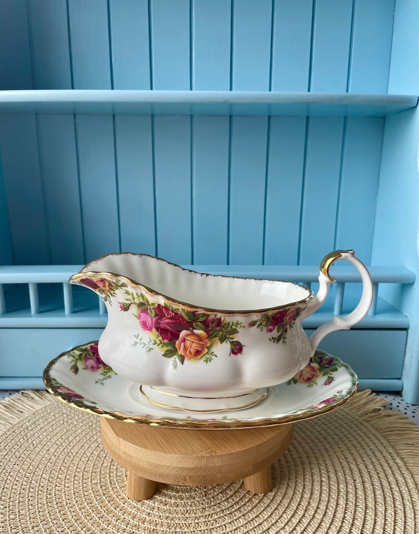 Very Rare Hard To Find Royal Albert "Old Country Roses" Gravy Jar on Platter, Beautiful Thick Gold, Fine Bone China, Red Rose Decor, England