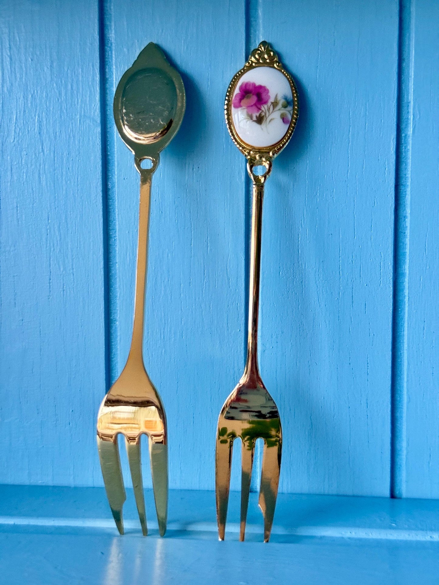 Vintage Hard to Find & Very Collectible Royal Albert "Flower of the Month" 12 Gold Plated Cake Forks, Original Box, Used, Rare Find, Japan
