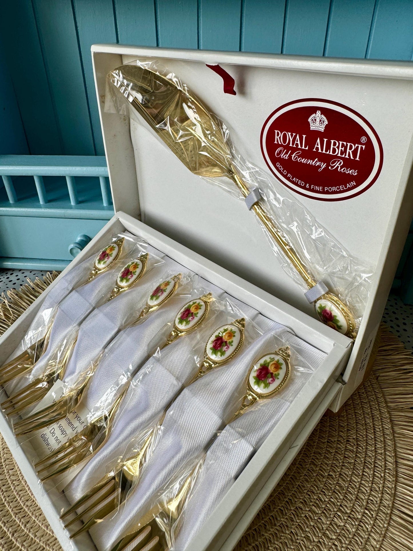 Vintage Hard to Find Collectible 'New' Royal Albert "Old Country Roses" 7 Piece Gold Plated Tea Set, Cake Set, Original Box, Made in Japan