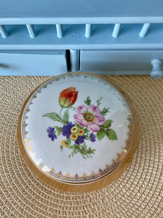Hard To Find Vintage Limoges France Floral Lidded Trinket Box, Gold And Porcelain, Previously Loved, Very Collectible, French Antique